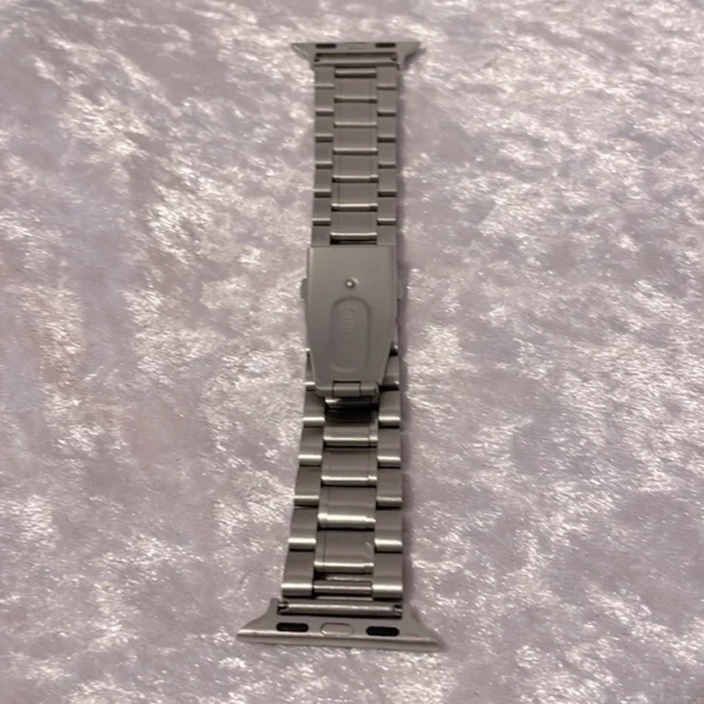 Pugo Top Metal Stainless Steel Silver Unisex Apple Watch Band, Size 38mm